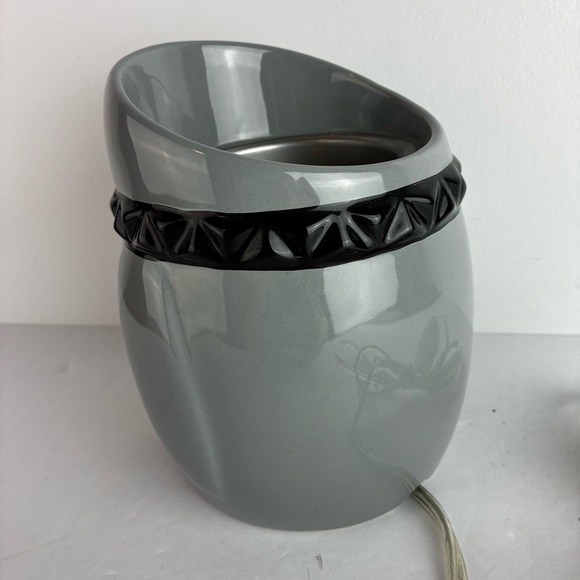 Yankee Candle Porter Penguin Scenterpiece Easy Melt Wax Warmer 2015 - Picture 4 of 6